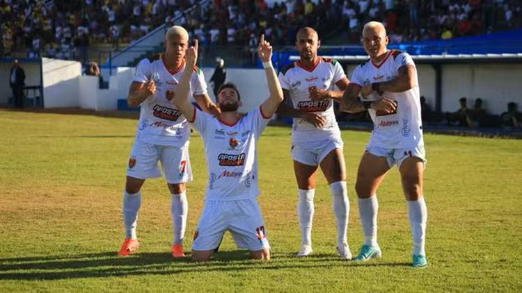 Emerson Galego rescinde contrato com ABC-RN e retorna à Fera Sertaneja