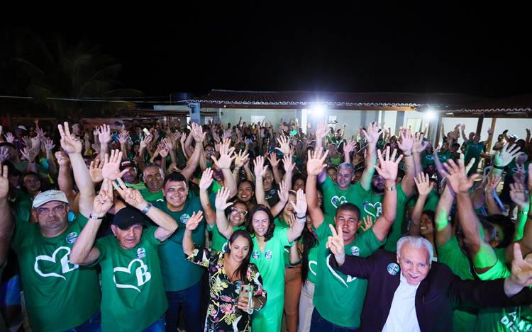 Moradores de Maniçoba reforçam apoio a Suzana Ramos