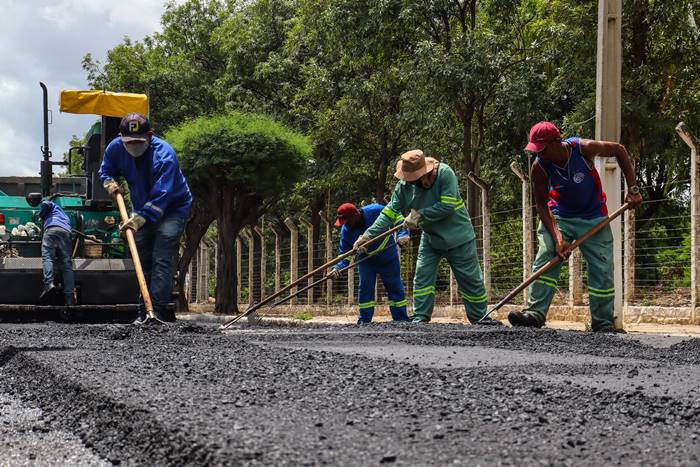 Com mais de R$ 50 milhões investidos, Prefeitura de Juazeiro chega a quase 300 ruas pavimentadas