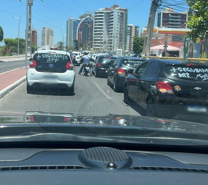 Motoristas de aplicativo protestam por mais segurança