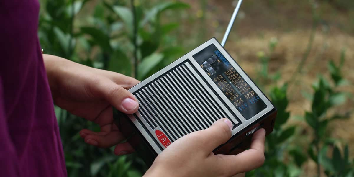 Proposta determina fabricação de aparelhos de rádio compatíveis com a FM estendida; entenda