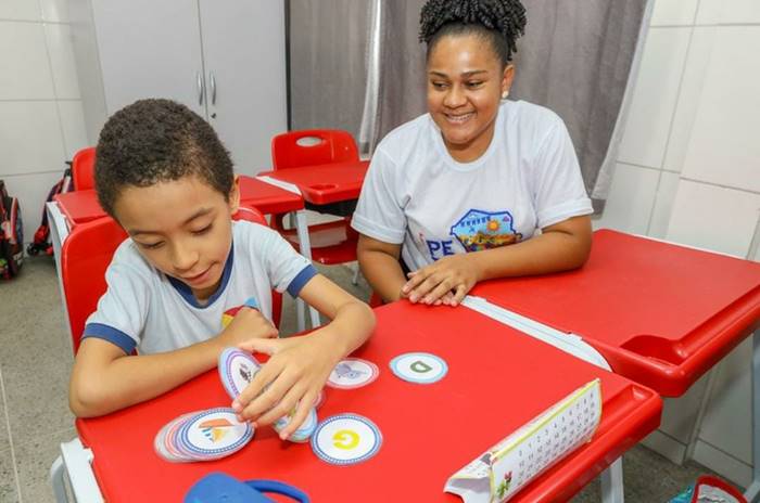 Prefeitura de Petrolina abre inscrições para eleição de gestores escolares