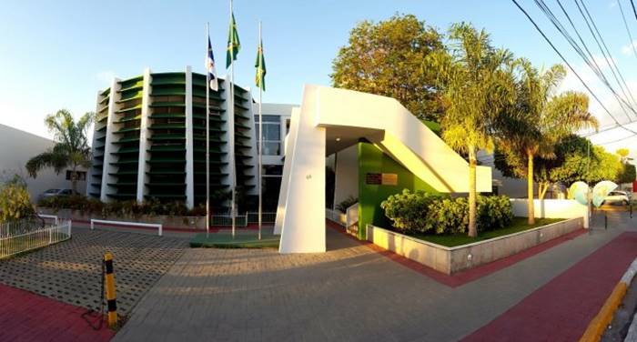 Atual prefeito de Arcoverde confronta antecessor em narrativas administrativas