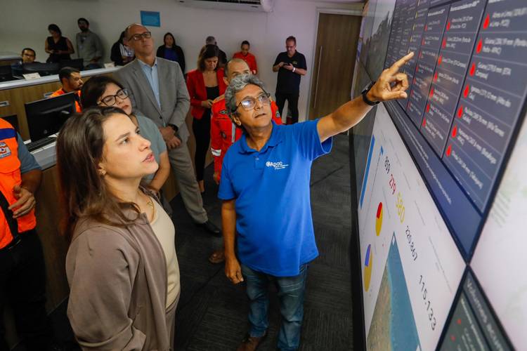 Raquel Lyra monitora operações de órgãos estaduais para reduzir impacto de chuvas