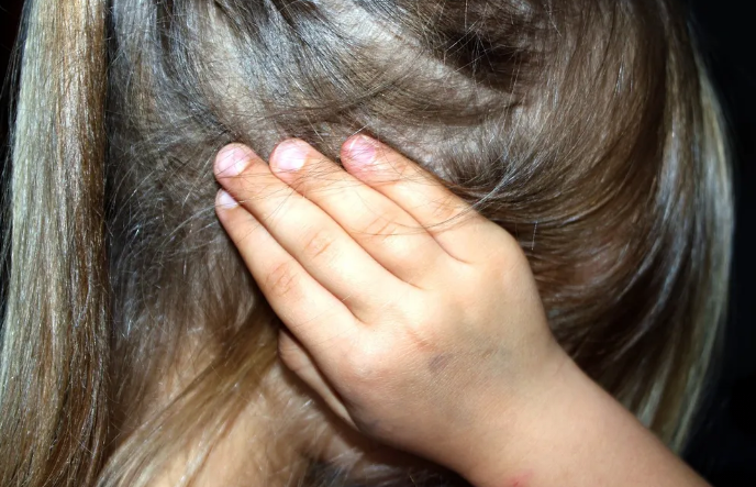 Brasil registra 33 denúncias por hora de violência infantil