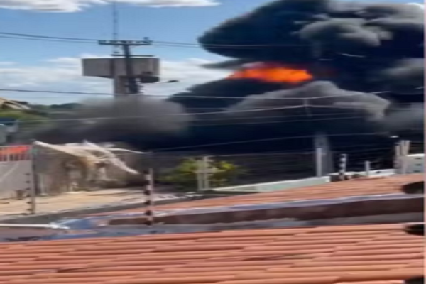 Incêndio atinge área externa da Codevasf em Juazeiro (BA)