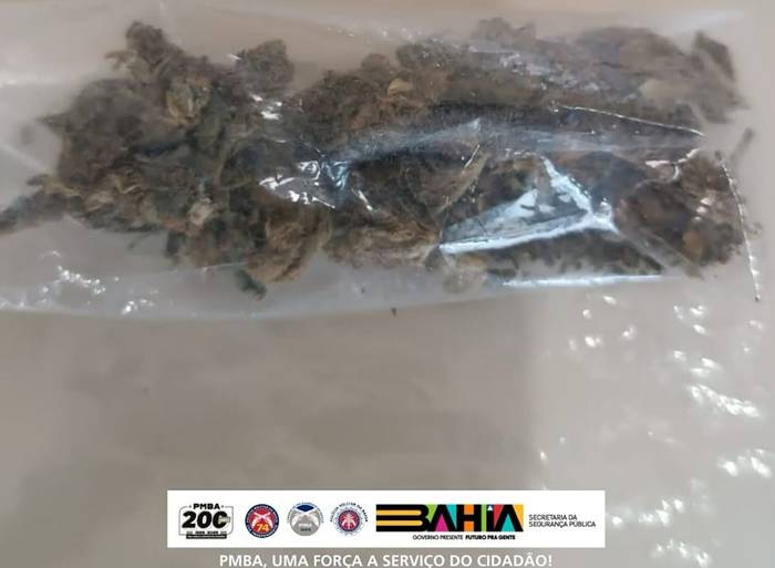 PMBA flagra suspeito com maconha em residencial de Juazeiro