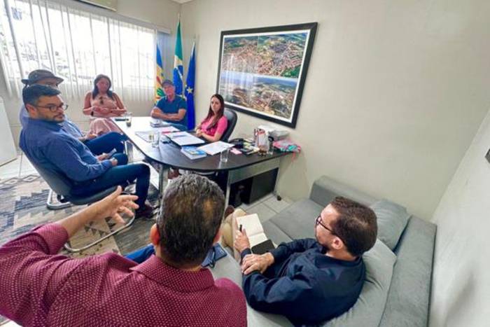 Lagoa Grande: Prefeita e reitor do IFSertãoPE debatem parcerias