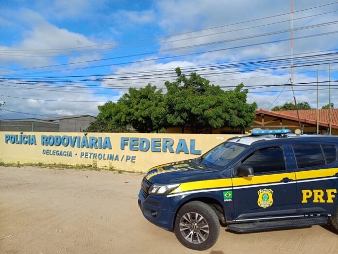 Homem foragido por feminicídio é detido pela PRF, após tentar se passar pelo irmão em Petrolina (PE)