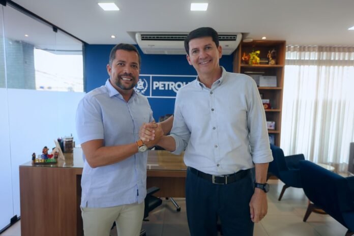 Prefeito Simão Durando anuncia Thiago Rosendo como novo secretário executivo das Juventudes de Petrolina (PE)
