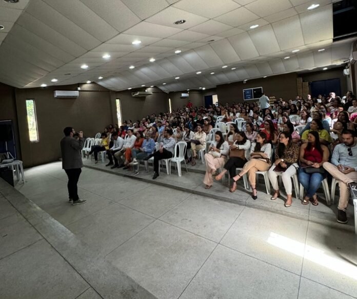 Caravana de saúde bucal “CRO-PE na Estrada” chega a Petrolina com capacitação profissional e ação social