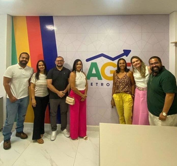 Prefeitura de Petrolina recebe equipe de cidade baiana para troca de experiências e fortalecimento da gestão pública 