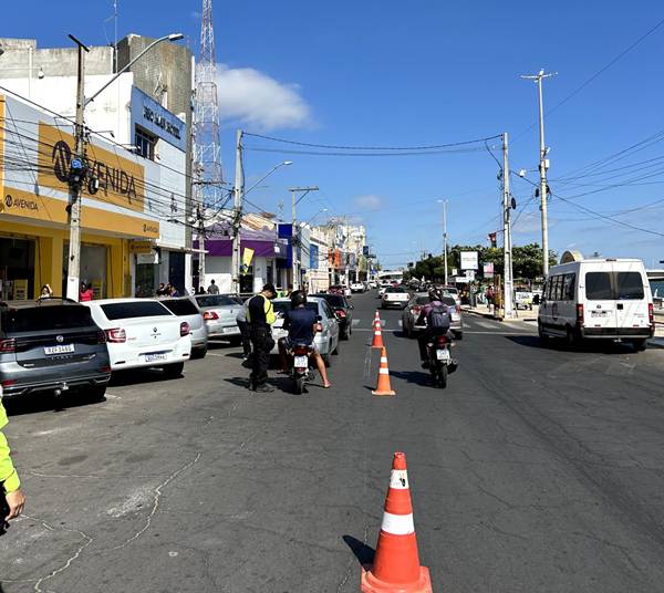 Em Juazeiro, campanha de trânsito busca conscientizar pedestres e condutores