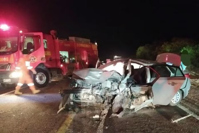 Acidente em Custódia (PE) deixa uma mulher morta e oito feridos