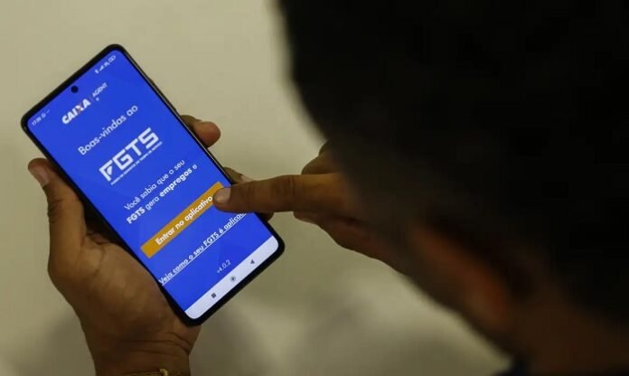 FGTS: Trabalhadores já podem acessar app para saber se têm direito ao saque