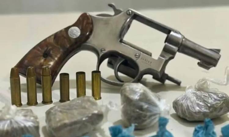 Suspeito de tráfico de drogas atira contra PMs em Juazeiro, é baleado e morre