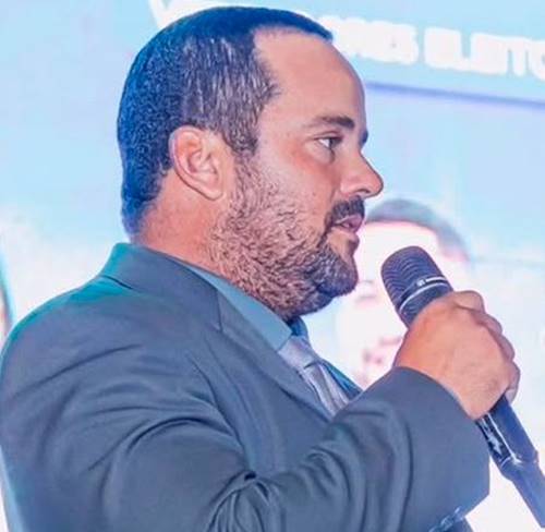 Vereador cobra concurso público para Prefeitura e Câmara de Exu