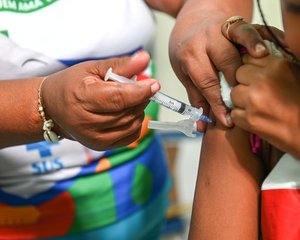 Prefeitura de Juazeiro (BA) inicia vacinação contra HPV em escolas da rede municipal de ensino