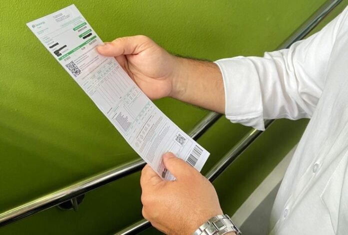 Aneel autoriza aumento médio de 4,25% na conta de luz dos consumidores da Neoenergia em Pernambuco