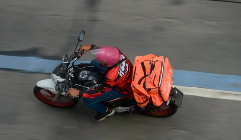 Aplicativos de transporte de passageiros e delivery devem transparentemente informar sobre divisão de valores