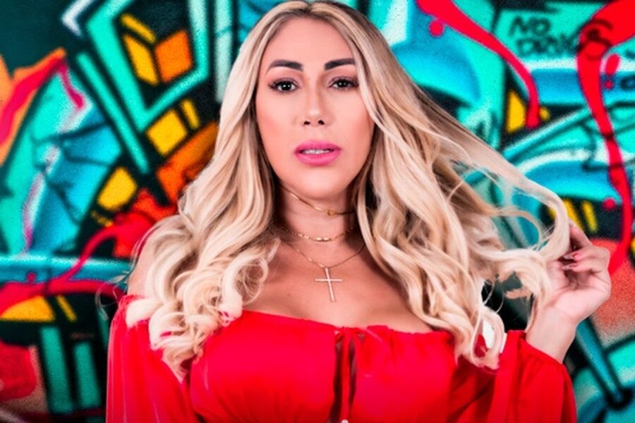 Cantora Taty Girl denuncia calote de prefeitos sem mencionar as prefeituras envolvidas