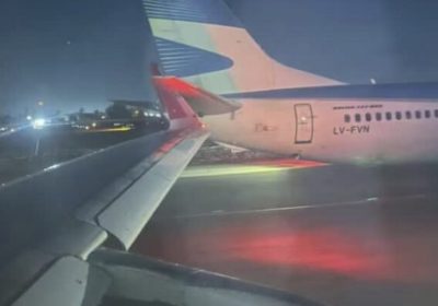 Colisão no Aeroporto de Santiago: Avião da Latam colide com aeronave argentina com destino ao Brasil.