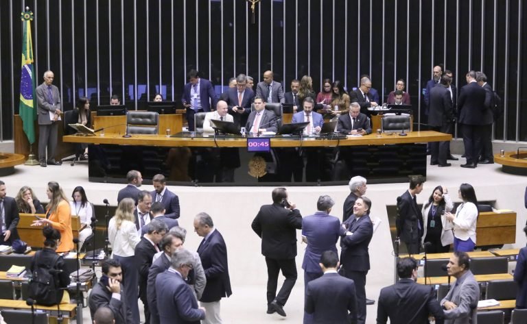 Congresso se reúne nesta quinta-feira para discutir veto de Lula ao PL da Dosimetria