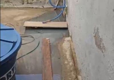 Esgoto entra em casas e alaga ruas no bairro Dom Avelar