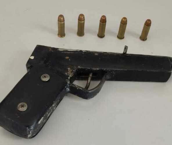 Indivíduo é detido com revólver no Bairro Portal da Cidade