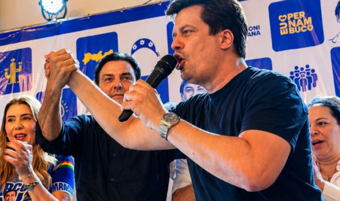 Lucas Ramos marca presença no evento de lançamento da pré-candidatura de Marconi Santana à deputado estadual em Flores (PE)