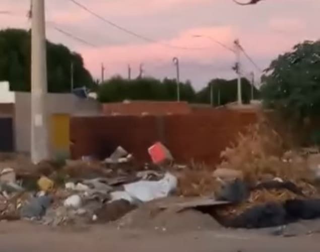 Moradores do Jardim São Paulo reclamam do acúmulo de lixo em terreno na região
