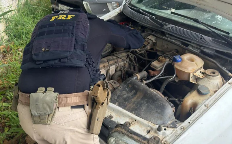 Polícia Rodoviária Federal recupera veículo com ocorrência de roubo e furto em Petrolina (PE)