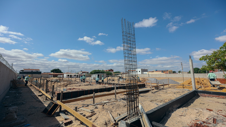 Prefeitura de Petrolina dá início à construção de escola em tempo integral no bairro José e Maria.