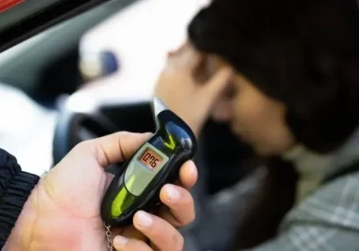 Proposta aumenta valor da multa da Lei Seca para R$ 30 mil e prevê cassação da CNH por 10 anos.