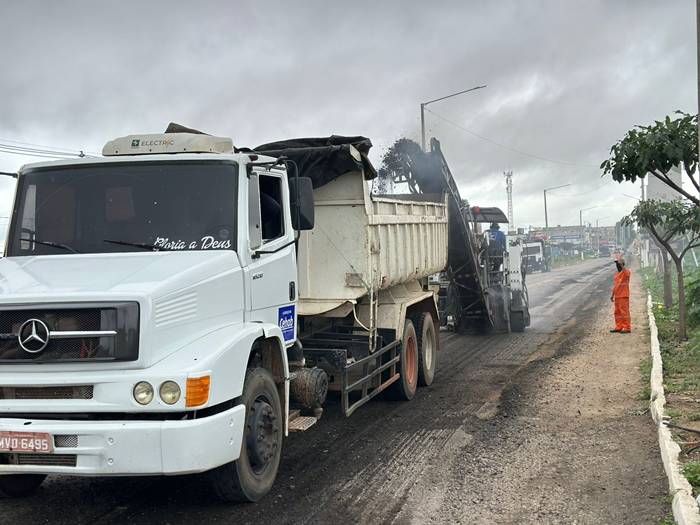Um dia após aval da governadora, requalificação de grande avenida de Ouricuri é iniciada