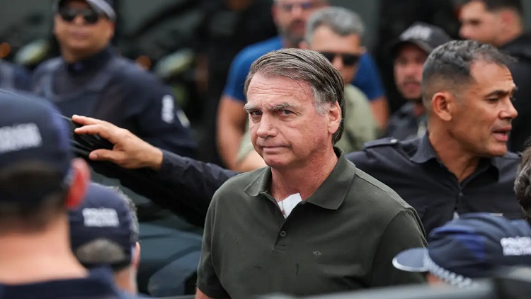 Boletim médico indica melhora contínua de Bolsonaro após cirurgia no ombro
