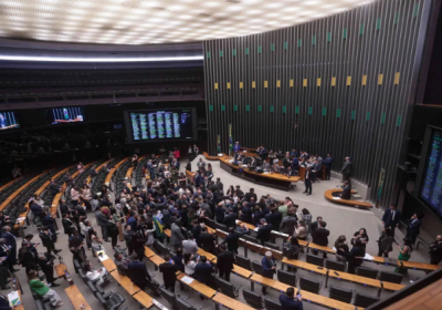 Congresso derruba veto de Lula e permite doações antes das eleições