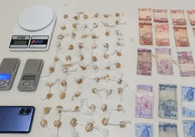 Homem é preso com quase 600 pedras de crack no bairro Alto do Cruzeiro, em Juazeiro (BA)
