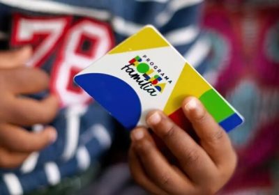IBGE aponta recorde no número de brasileiros com renda, mas Bolsa Família sofre queda