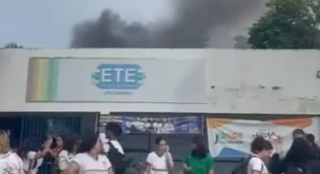 Incêndio em Escola Técnica Estadual no Recife (PE) causado por curto-circuito