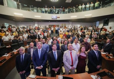 João Campos é homenageado com título de cidadão de Garanhuns, fortalecendo a conexão com o Agreste Meridional. João Campos é homenageado com título de cidadão de Garanhuns, fortalecendo a conexão com o Agreste Meridional.