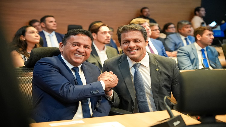 Jornalista Petrolina.lat recebe o Prêmio Graça Araújo de Comunicação em homenagem no Recife