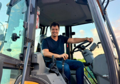Lucas Ramos supera marca de 100 equipamentos pesados entregues na agricultura familiar em Pernambuco