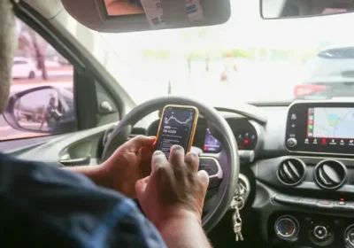 Lula libera verba de R$ 30 bilhões para motoristas de aplicativo e taxistas renovarem suas frotas de veículos.