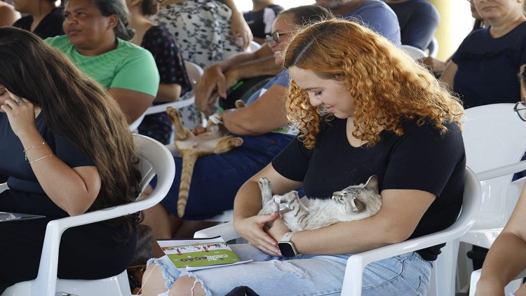 Mutirão de castração gratuita beneficia centenas de animais em Petrolina, entre batidas de coração e miados