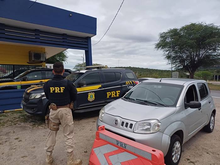 PRF detém condutor em Sertânia por suspeita de receptação