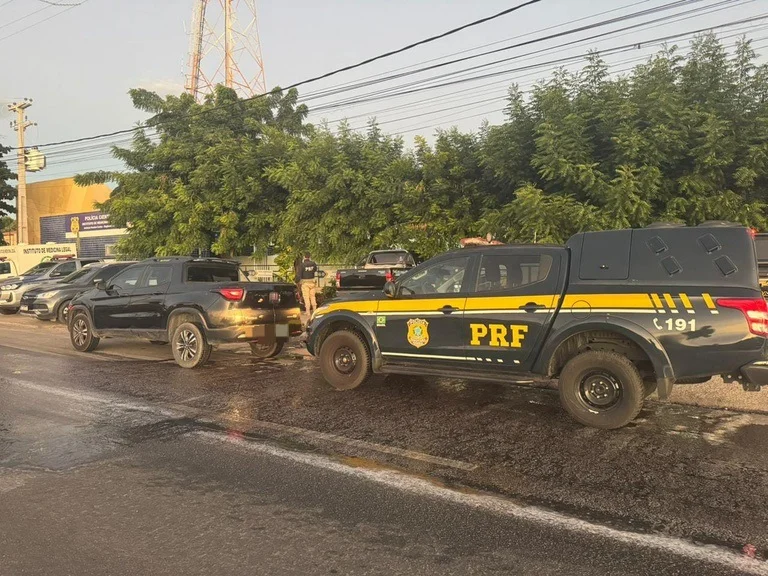 Polícia Rodoviária Federal recupera duas caminhonetes com registro de apropriação indébita em São Caetano (PE) e Petrolina (PE)