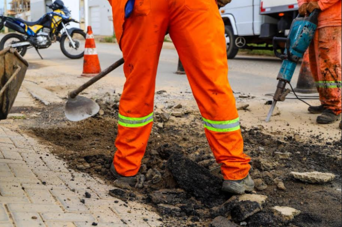 Prefeitura de Petrolina avança na segurança viária com manutenção asfáltica