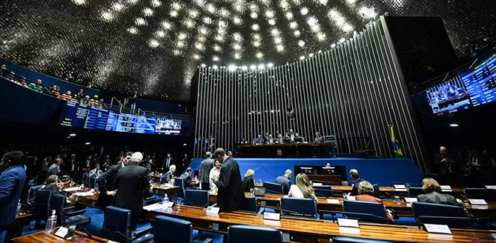 Projeto aprovado pelo Senado permite a transformação do estágio em experiência profissional
