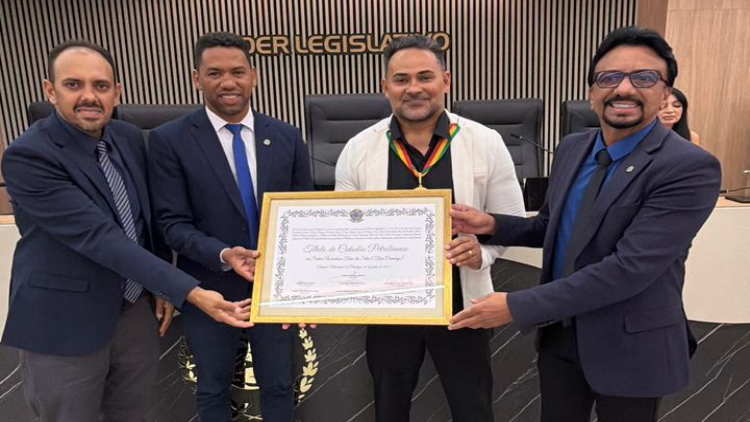 Tácio Camargo é homenageado com título de cidadão e Medalha Dom Malan em cerimônia emocionante na Câmara de Petrolina